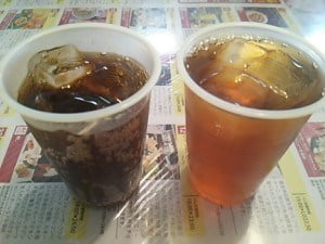 竹林商店のコーラとウーロン茶