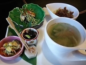 ちゃんこ霧島鹿児島国分店のメインが選べるランチの小鉢5品とスープ