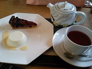 café ku･ra･wa･n･ka(カフェくらわんか)のおまかせランチのデザート、ハーブティー