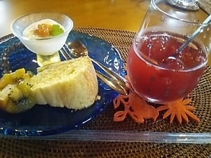 Cafe Bali Ann(カフェバリアン)の食後のスイーツとベリーサワー