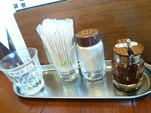 Sakanoue Unique(さかのうえ　ユニーク)のテーブルセットに「髪留めゴム」がある