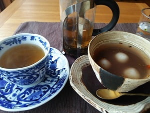 Cafe＆Gallery 風雷坊主ミロクの美容ぜんざいと薬膳茶