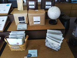 VOILÁ(ヴォアラ珈琲)霧島国分本店のコーヒーコーナー