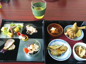 京セラホテル洋食レストランデルソーレのハーフビュッフェランチのおまかせランチBOX