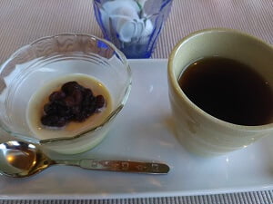 かふぇおくむらのプリンと紅茶