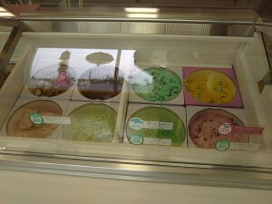 サーティーワンアイスクリーム鹿児島七ッ島店のアイスのショーケース