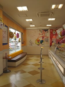 サーティーワンアイスクリーム鹿児島七ッ島店の店内の雰囲気