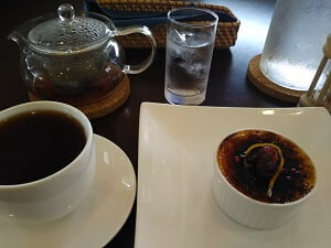 ケーキカフェアヲイトリの国産紅茶アールグレイとクレームブリュレ