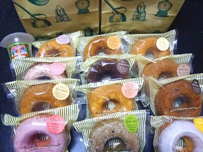 菓子庵 橋脇風月堂の焼きドーナツを全部1つずつの大人買い