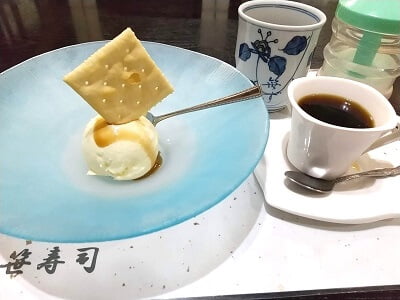 笹寿司のレディースランチのコーヒーとデザート