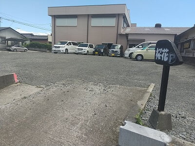 四季膳桜花(さくら)の目の前の広い駐車場