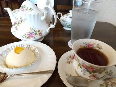 純喫茶Morry(モーリー)のレアチーズケーキと紅茶のアールグレイ