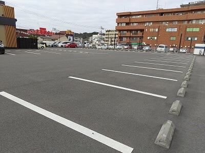 ゆず庵鹿児島宇宿店のかなり広い駐車場