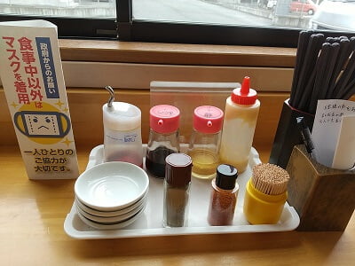麺坊MASUのテーブルセット