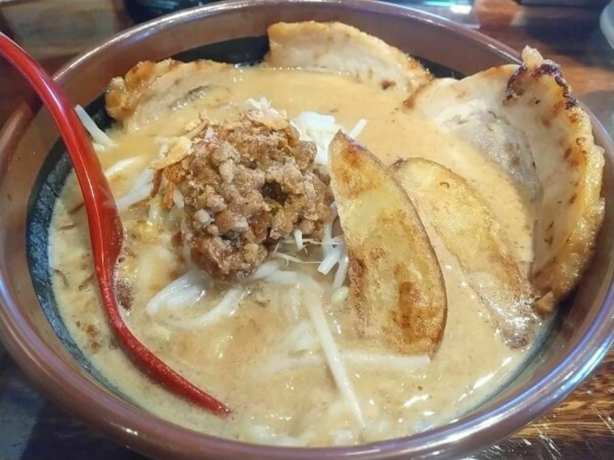 麺場 田所商店の北海道味噌炙りチャーシュー麺の写真