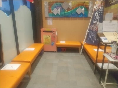 大漁市場こんぴら丸鹿児島隼人店のお待ちスペース
