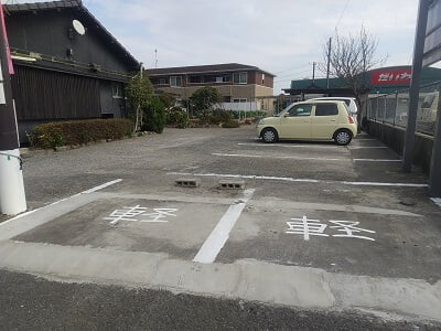 台湾料理 龍福(りゅうふく)の横の駐車場