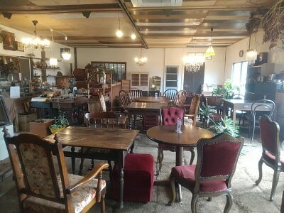 chichinpuipui cafe(ちちんぷいぷいカフェ)のイートインで左側の雰囲気