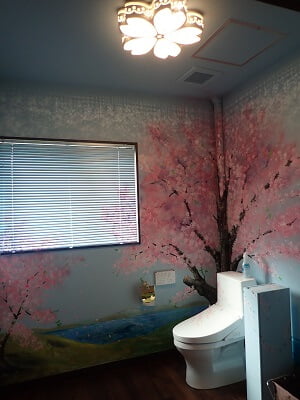 You＋Fの桜が満開のトイレ