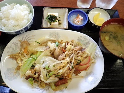 お食事の店やまさきの野菜炒め定食600円