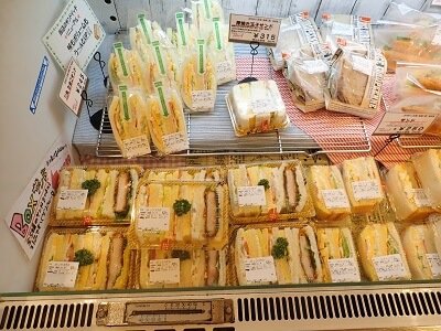 石窯パン工房トリガルの要冷蔵のサンドイッチコーナー