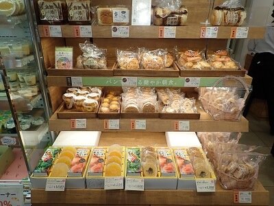 シャトレーゼさつま川内店のパン