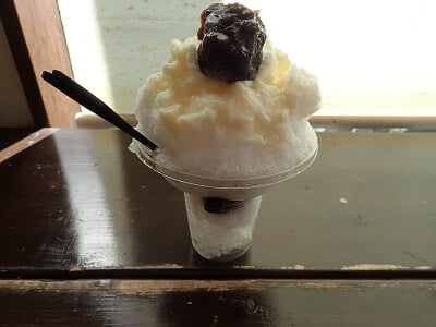 KAGONMARCHE(カゴンマルシェ)のかき氷＋50円で練乳も