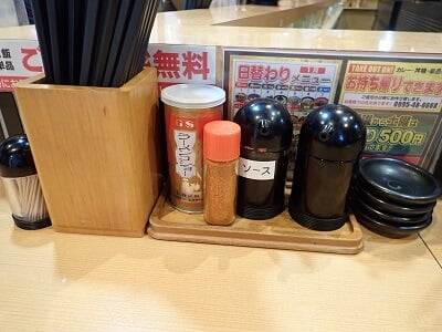 三河麺don家 霧島店のテーブルセット