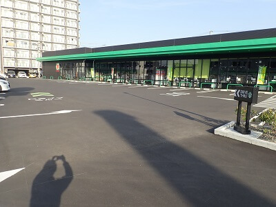 スターバックスコーヒー鹿児島谷山駅前店のスタバドライブスルーはタイヨー駐車場を通る