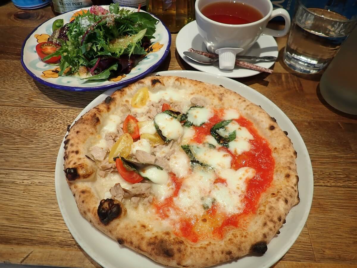 pizzeria-il-timballo-Half, half pizza, salad, drink -1200