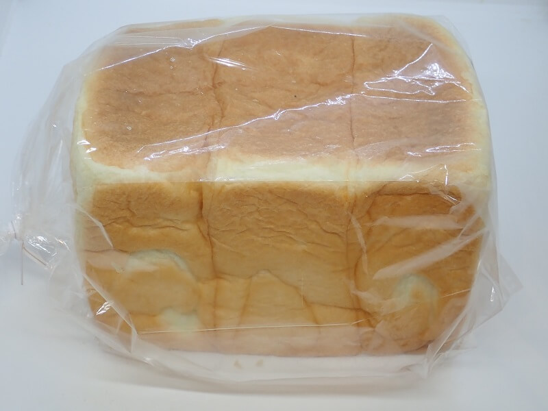 HAKATA食パン家 鹿児島店の買ったプレーン食パン