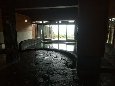 旅行人山荘の女湯錦江の湯の大浴場