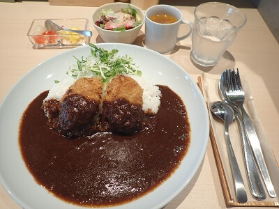 欧風カレー 萩カリーの黒豚メンチカツカレー