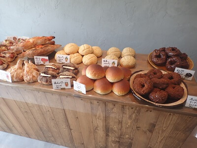 まんぷくクッキーtomorrow薬師店の売り場奥