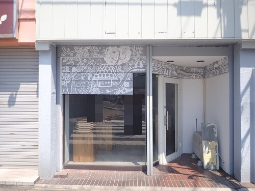 まんぷくクッキーtomorrow薬師店の外観