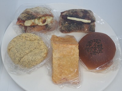 まんぷくクッキーtomorrow薬師店の買ったパン