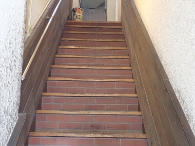 coffee紙風船の2階への階段