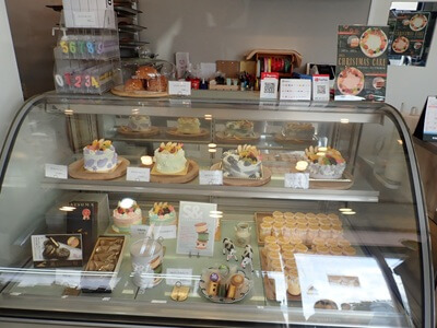 SWEET SWEETS LABOの冷蔵コーナー